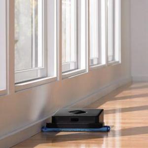 iRobot® Braava™ 380t Floor Mopping Robot