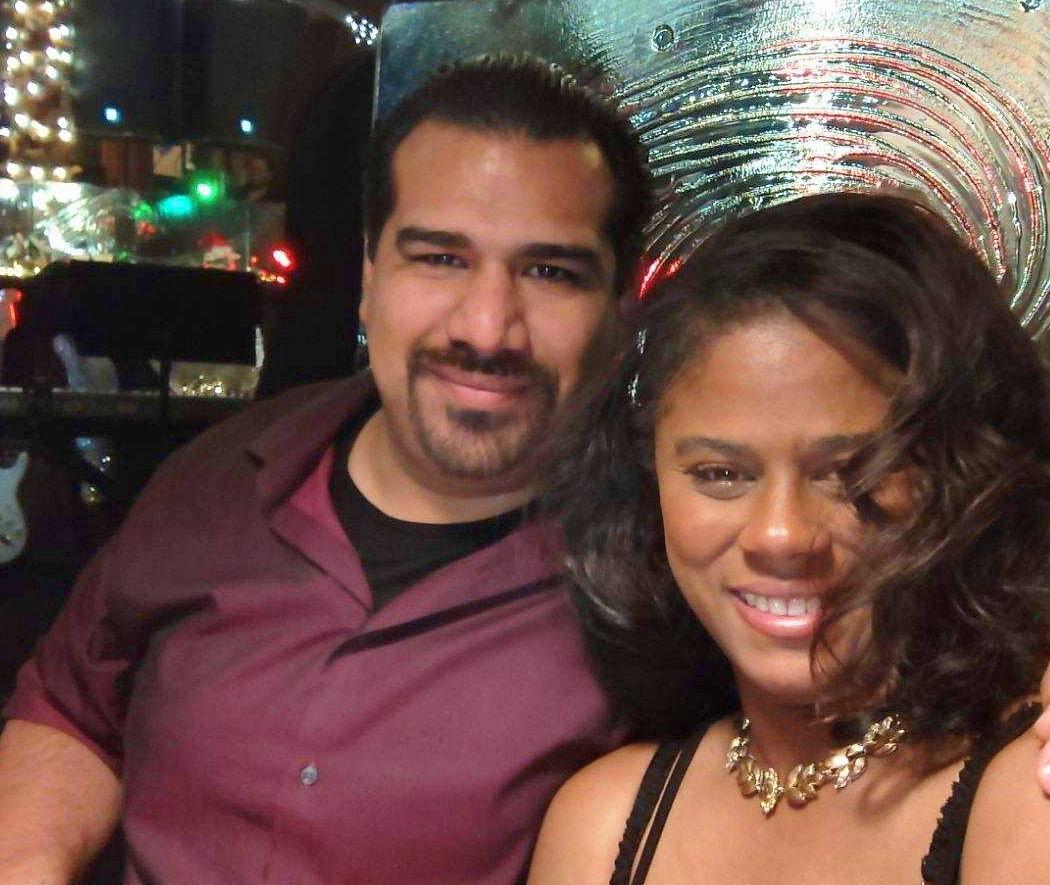 The Wedding Website of D'Jenelle Hogan and Albert Quinteros