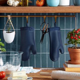 Ribbed Soft Silicone Oven Mitt, Set of 2