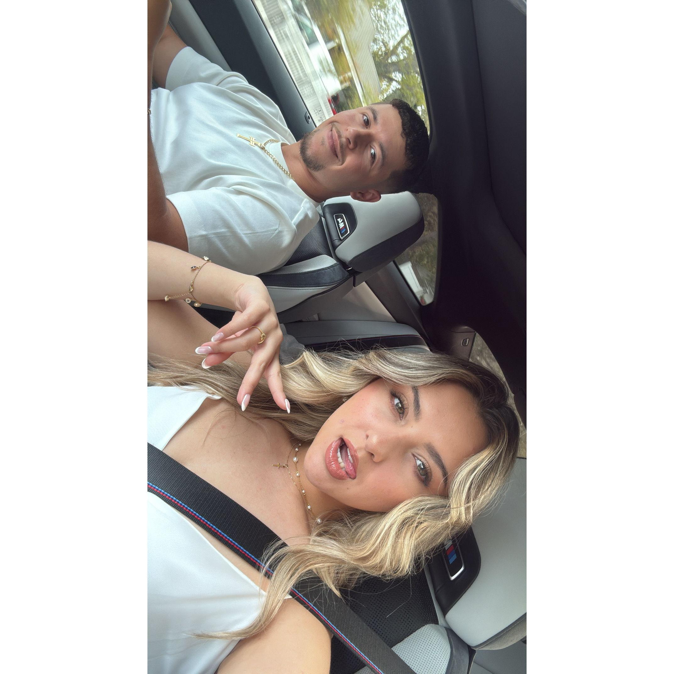 On the way to take the couple's pictures before getting engaged (Mariana did not know)