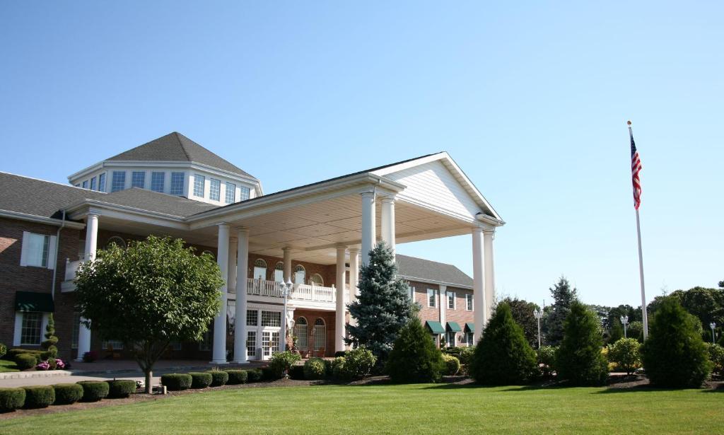 The Wedding Website of Chloe Elizabeth and Zachary Robert