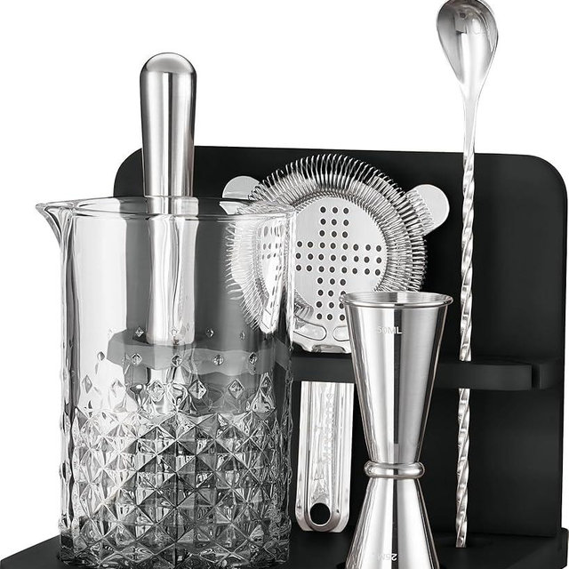 Crystal Cocktail Mixing Glass Set with Bamboo Stand - 22 Oz 650ml - Thick and Sturdy Bottom, Durable and Seamless Design with Bar Accessories