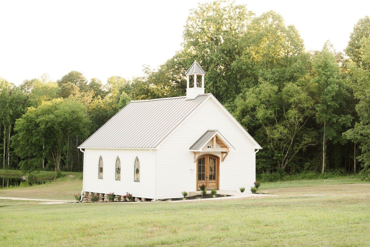 The Wedding Website of Lyndsey Brown and Damian Mosher