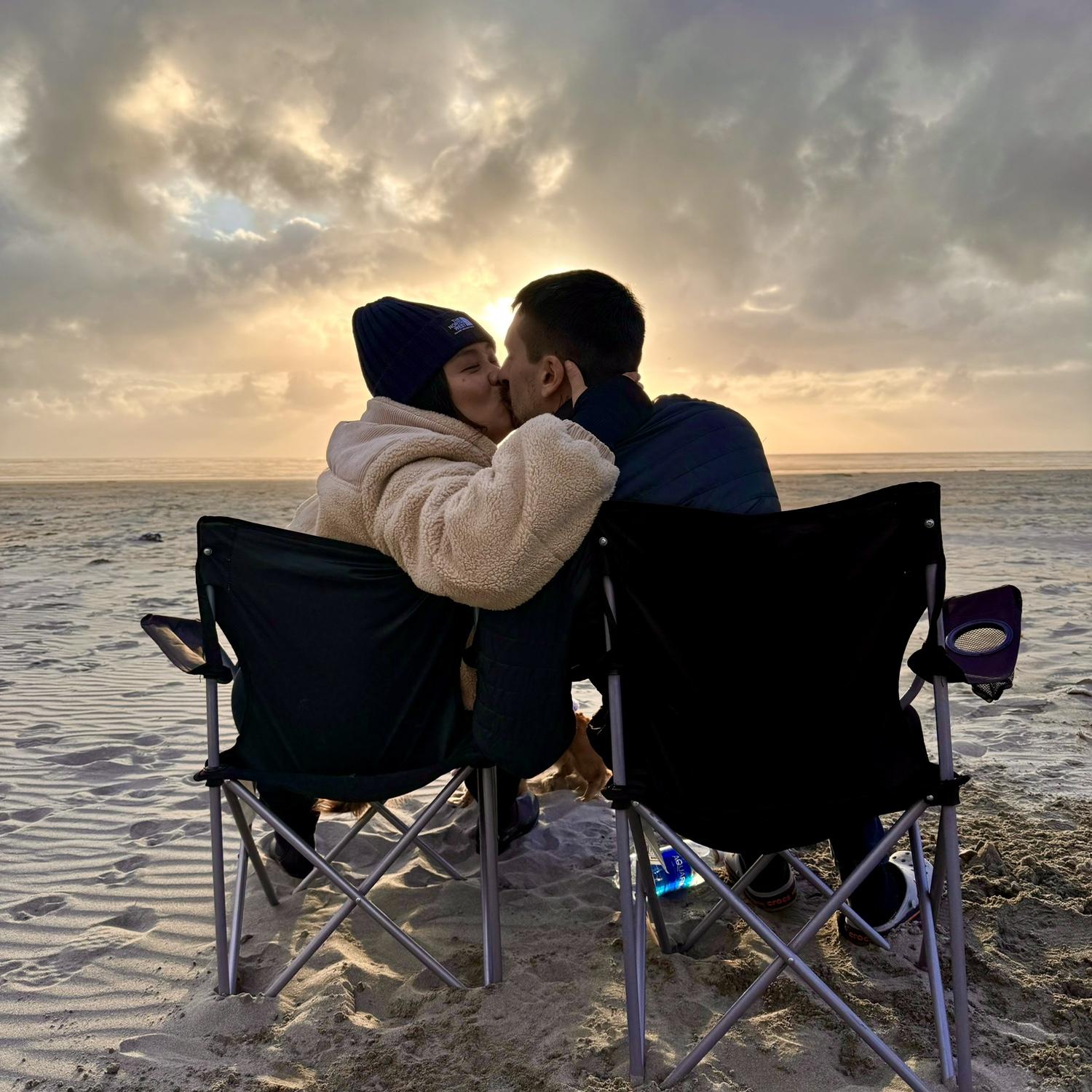 One of Sara’s favorite photos of the couple at their favorite beach Seaside, OR before the sun went down.