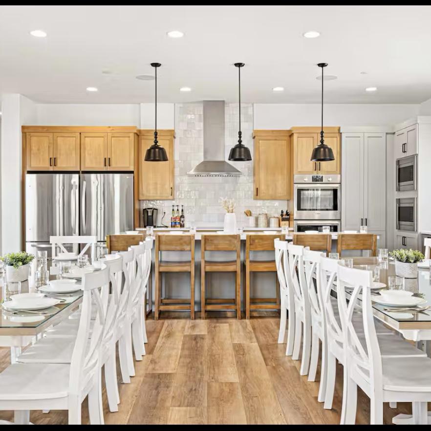 Seating for everyone to eat! Your meals are all taken care of 🫶🏼