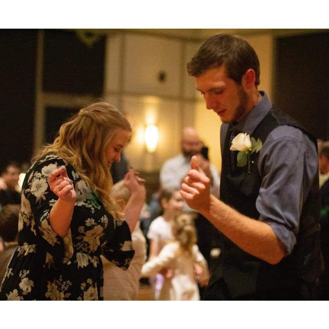 We love to dance. <3