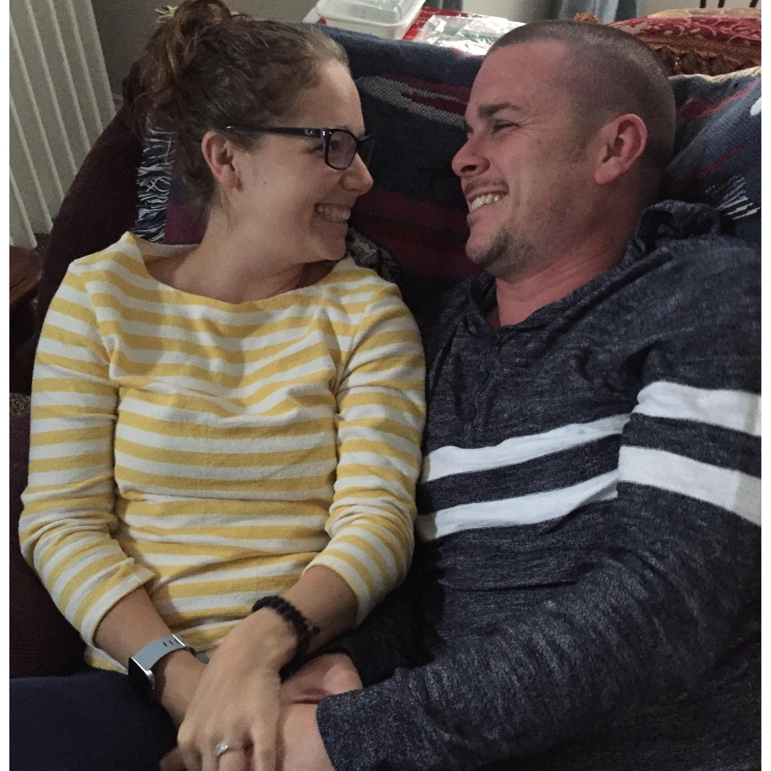 10.18.18
In Kingston, NY. Kris' Mom catches Rob & Kris looking like straight up Goobers. 🤣
