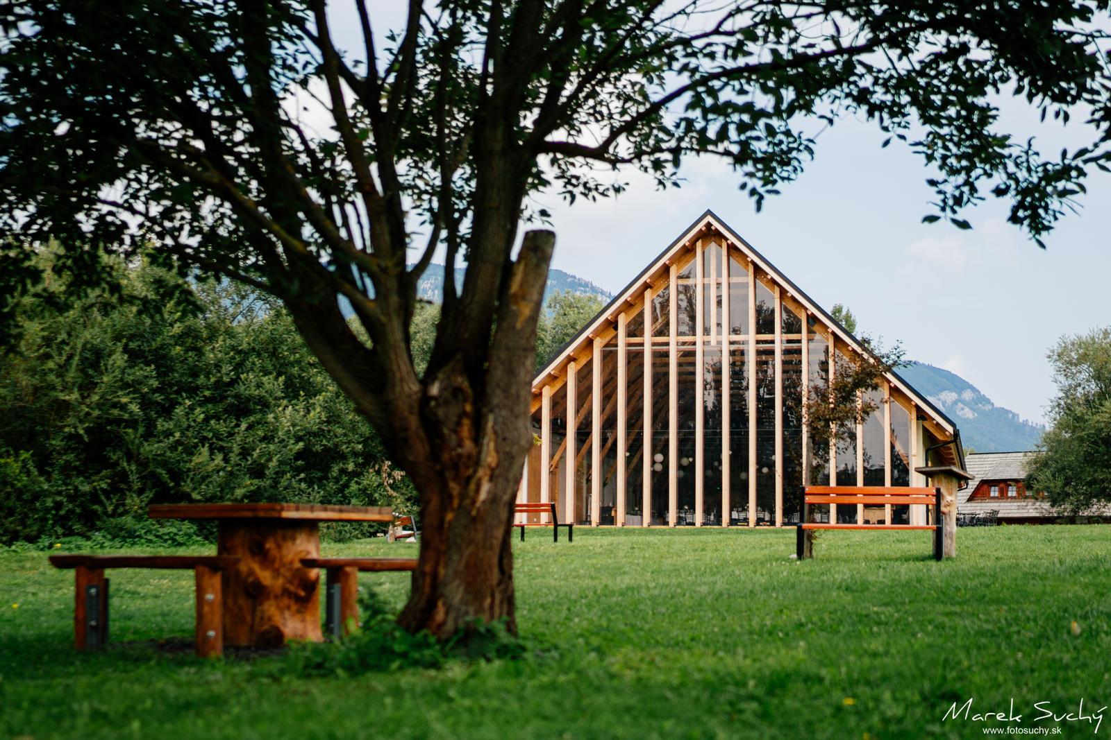 The Wedding Website of Mirka Chromkova and Diego Padilla