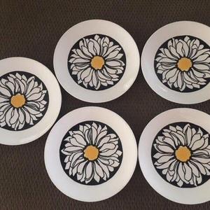 Details about   Black/White/Yellow Floral Salad Plates (Set/5)