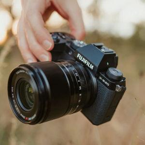 FUJIFILM X-S20 Mirrorless Camera with 16-50mm f/2.8-4.8 Lens