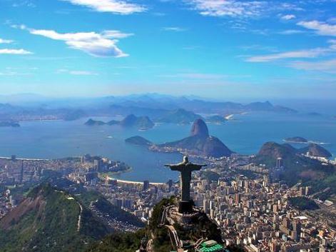 The Wedding Website of Christine Lobo and Guilherme Strachan