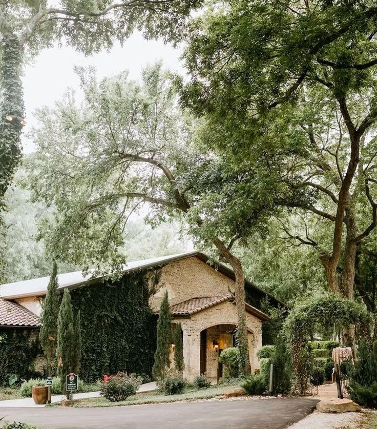 The Wedding Website of Ivey Poellinger and Jackson Smith