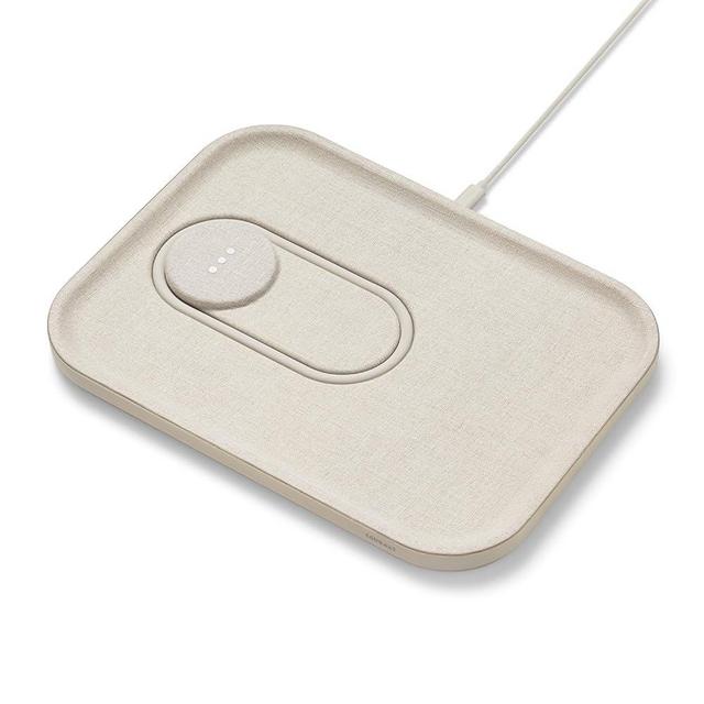 Courant MAG:3 Charger and Tray - Belgian Linen, Multi-Device Charger Compatible with MagSafe iPhones 15/14/13/12 or Wireless AirPod Cases (Natural)