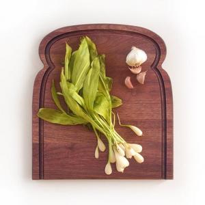 GretadeParryDesign - Black Walnut Bread Board by Greta de Parry || Solid American Hardwood Cutting and Presentation Board || Handcrafted in the USA
