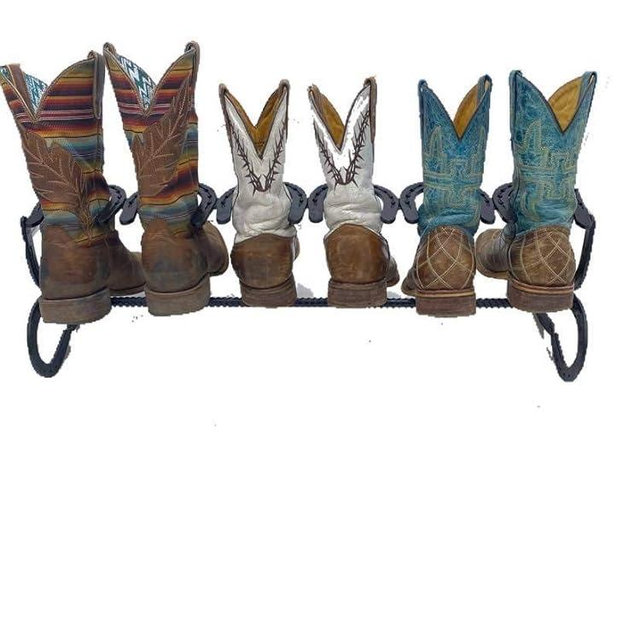 Black Horseshoe Boot Rack