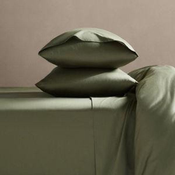 Luxe Sateen Core Sheet Set Queen in Fresh Moss