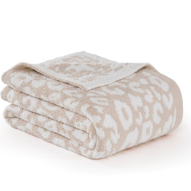 R.SHARE Beige Leopard Cheetah Print Throw Blanket 50x70 Inch Reversible, Super Soft Feather Knit Microfiber Comfy Cozy Lightweight Fluffy Fuzzy Warm Cute for Couch Sofa Chair Bed