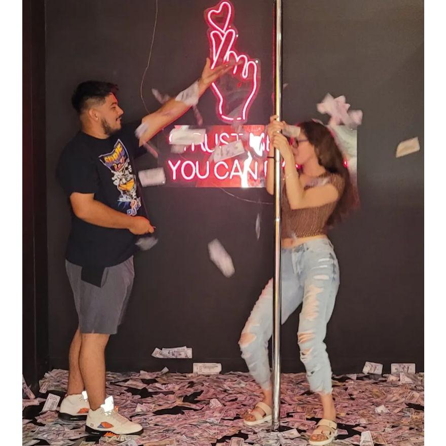 FIRST TIME POLE DANCING LOL