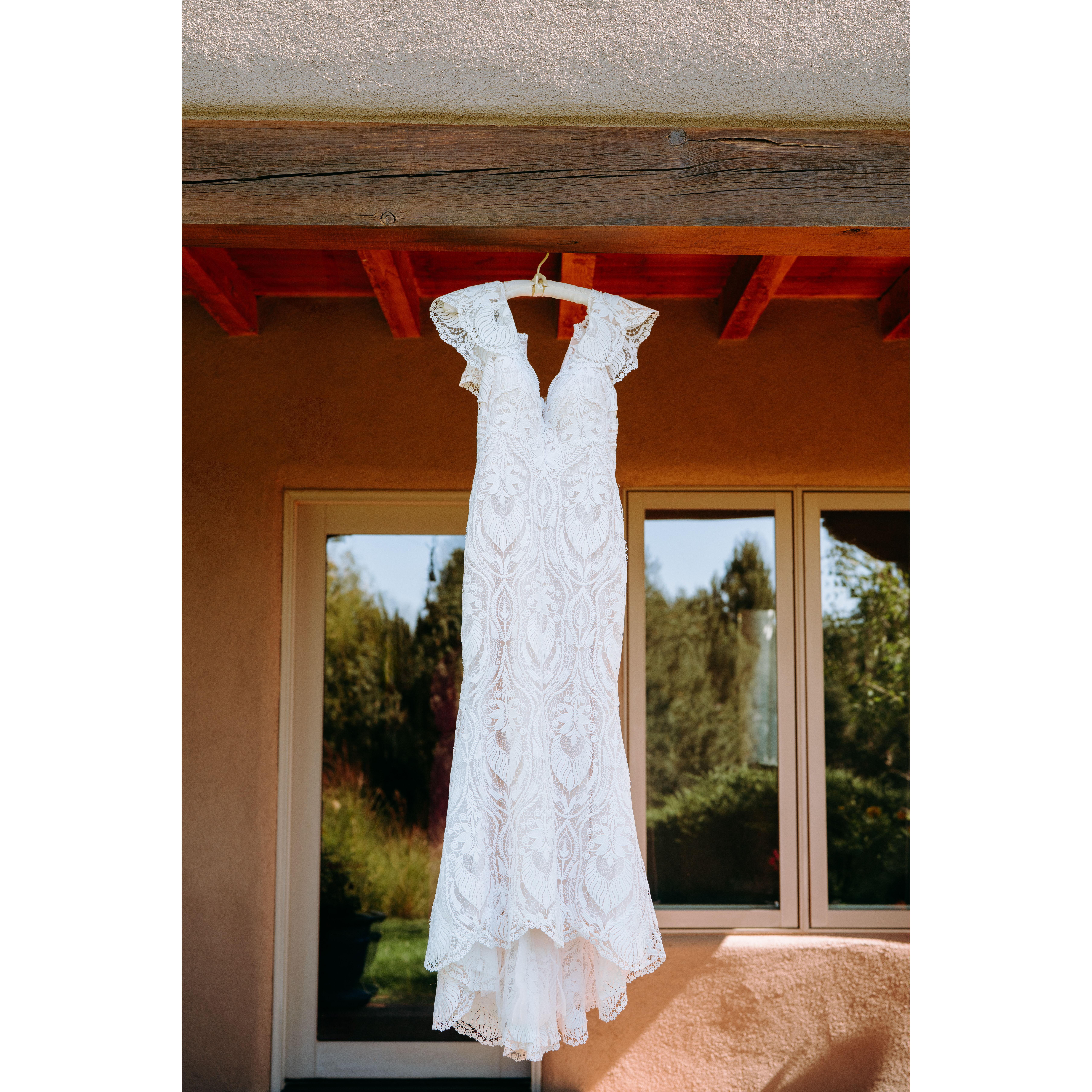 The bride's lace wedding gown