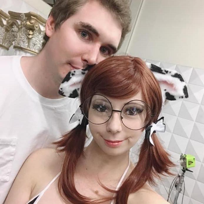 selfies while shooting Heidi is so blessed Brandon will come to photo shoots with her