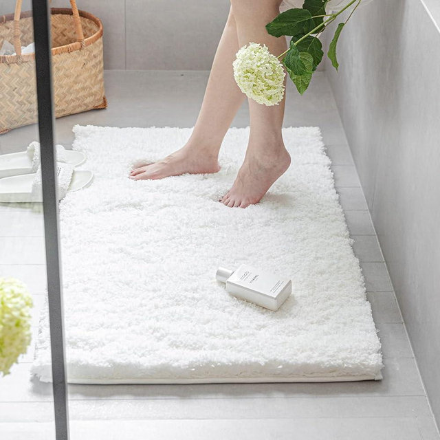 Disolla White Bathroom Rugs 17x24in Soft Absorbent Non Slip Plush Shaggy Bath Rugs for Tub Shower Machine Washable Microfiber Luxury Floor Mat Fluffy Bath Mat for Bathtub
