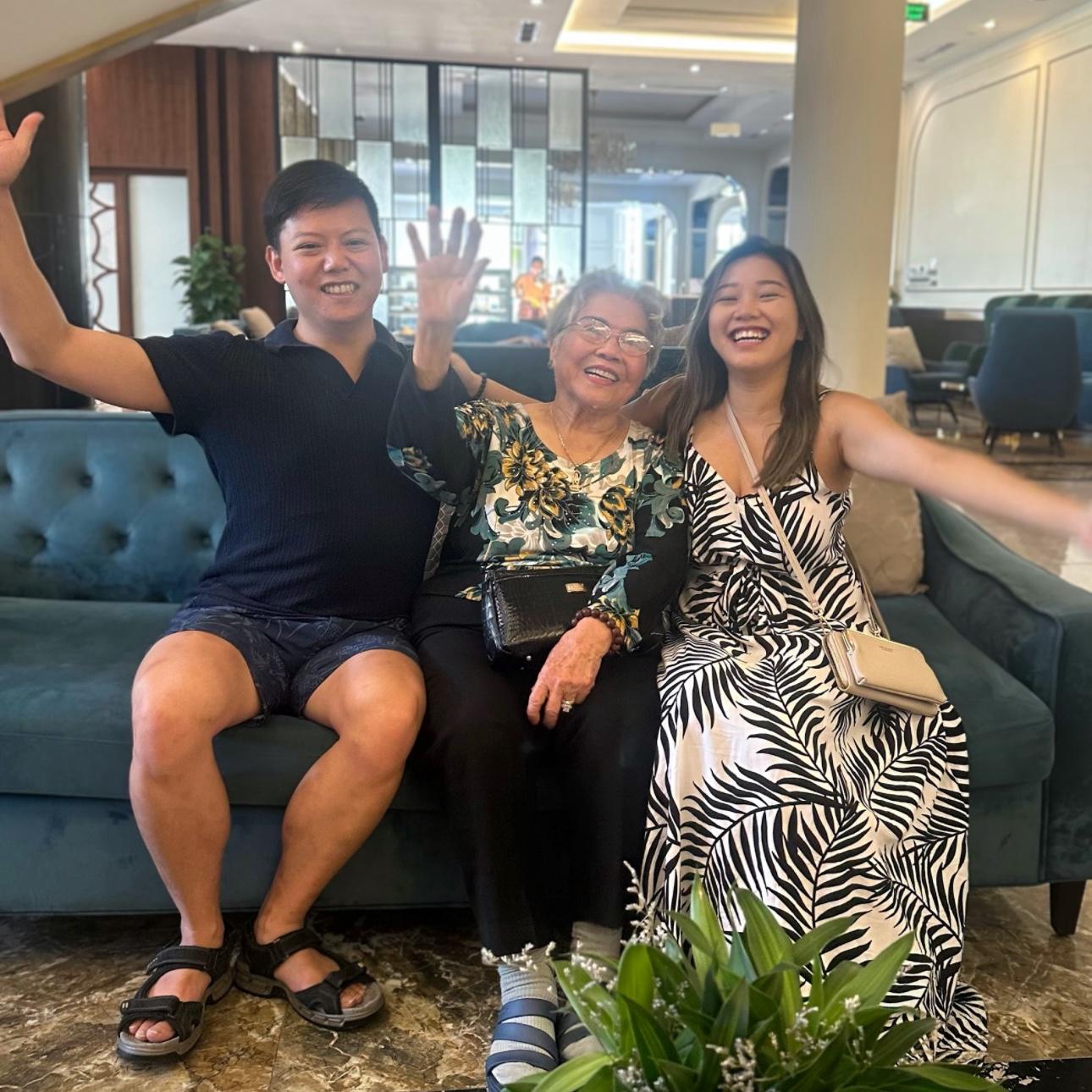 6/27/23 – Exploring Phu Quoc Island for the first time with Crystal’s grandma!

Lần đầu tiên khám phá đảo Phú Quốc cùng bà của Crystal! 🏝️✨