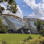Fondation Louis Vuitton - modern art (near wedding venue)