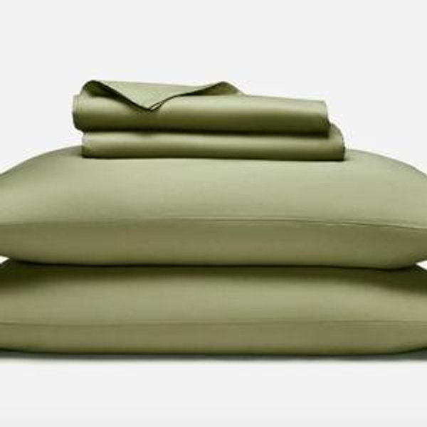 Luxe Sateen Core Sheet Set Fresh Moss Color in Queen Size