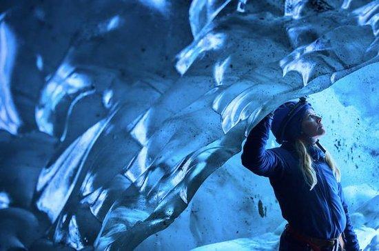 *Honeymoon Excursion* Ice Caving & Glacier Hike in Iceland