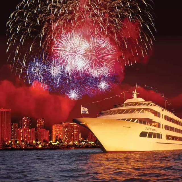 Honolulu Sunset & Firework Dinner Cruise