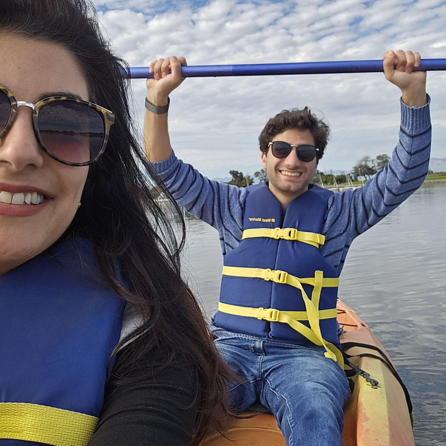 Kayaking in California 
رياضة التجذيف، كاليفورنيا