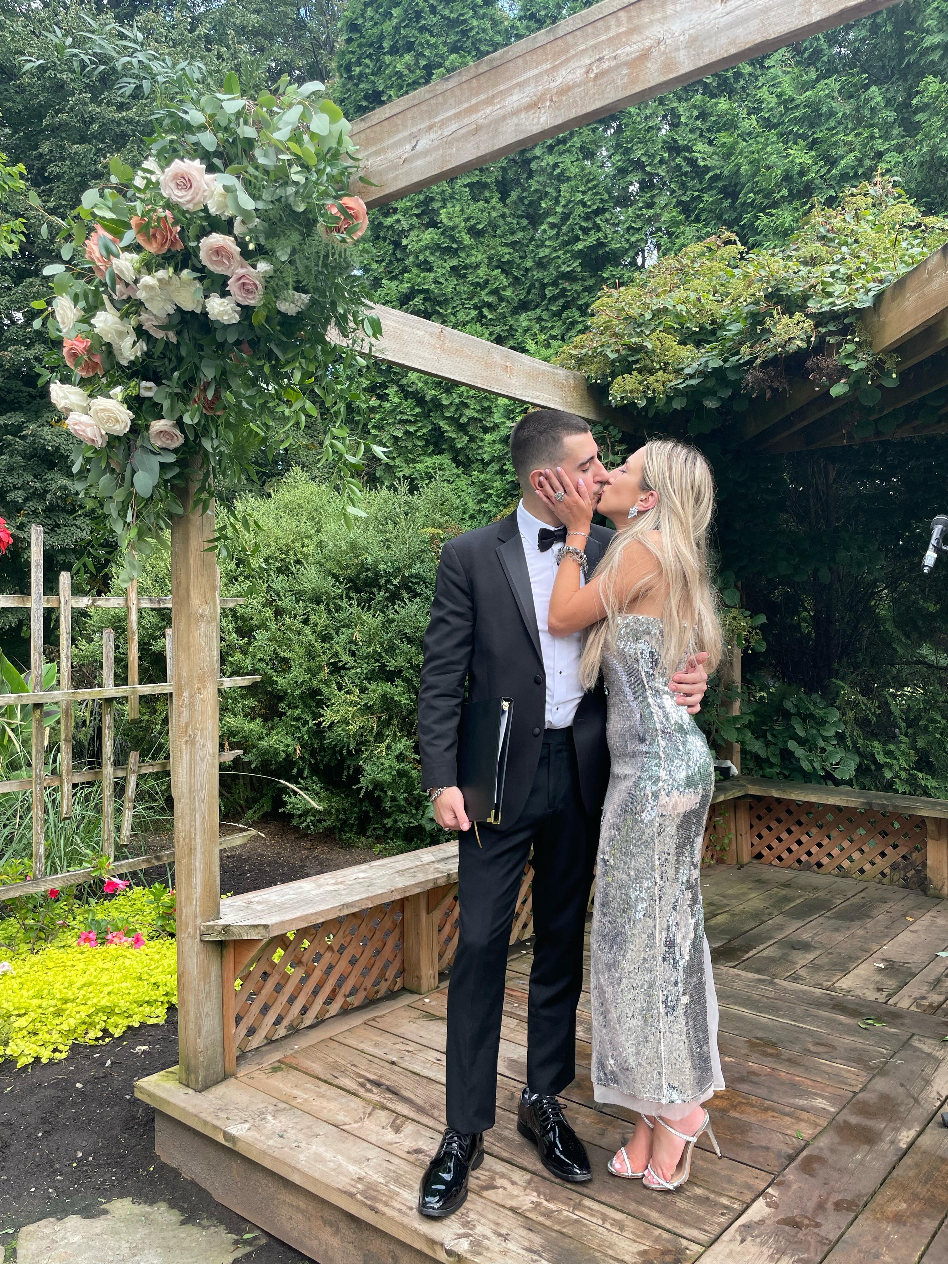 The Wedding Website of Samantha Alexandris and Chris Carle
