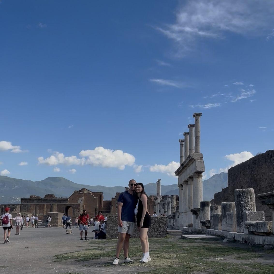 Exploring the ruins of Pompeii!