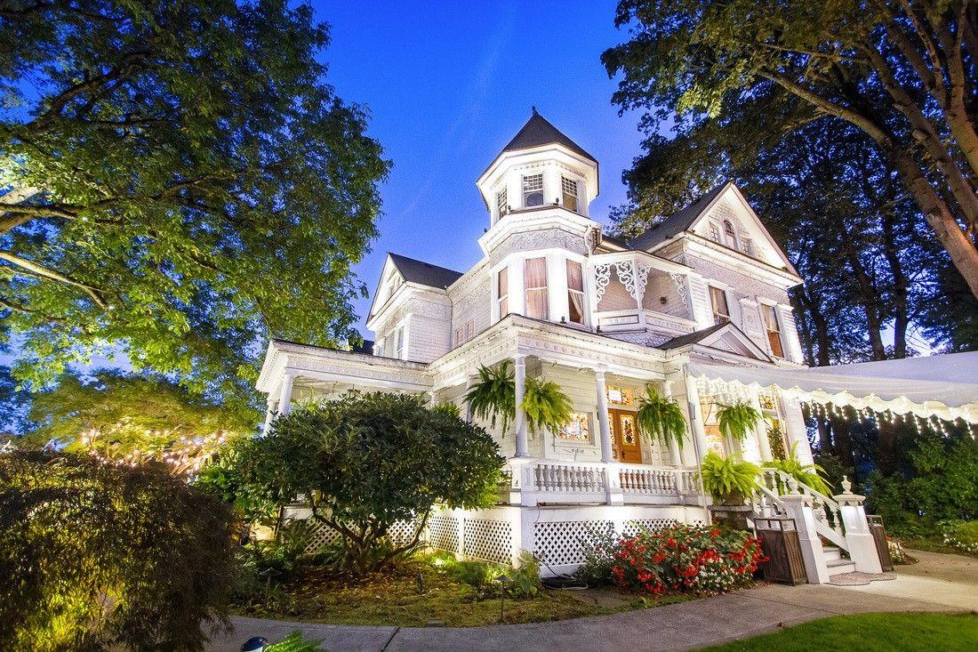 The Wedding Website of Donna Sarka and Joe Murphy