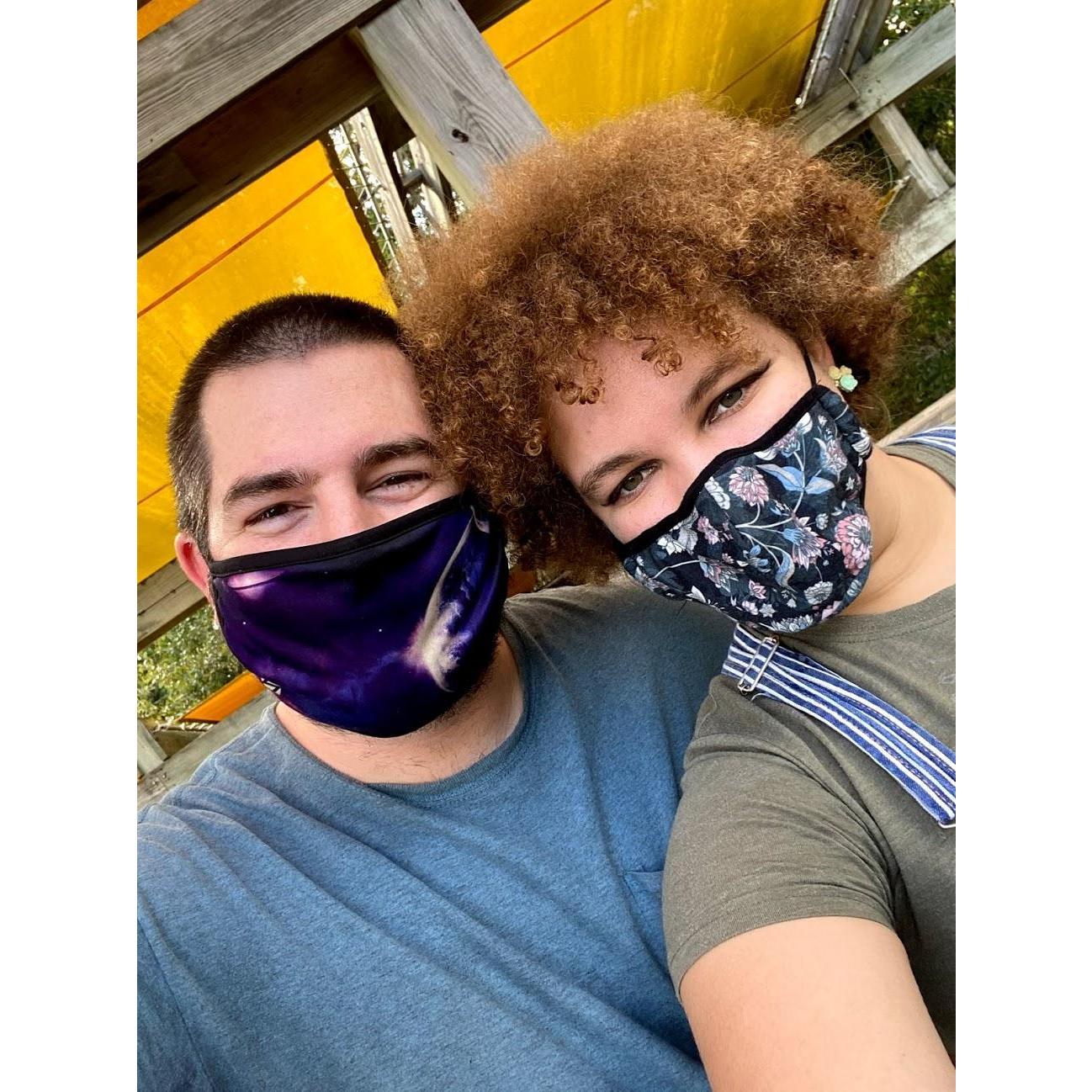 We enjoy the thrill of roller coasters and love going to the amusement park. Luckily San Antonio, TX has two, Sea World and Fiesta Texas 6 Flags, and we have been blessed to experience both >u<