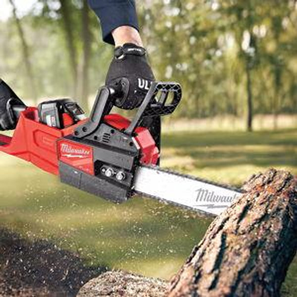 M18 FUEL 16 in. 18V Lithium-Ion Brushless Battery Chainsaw
