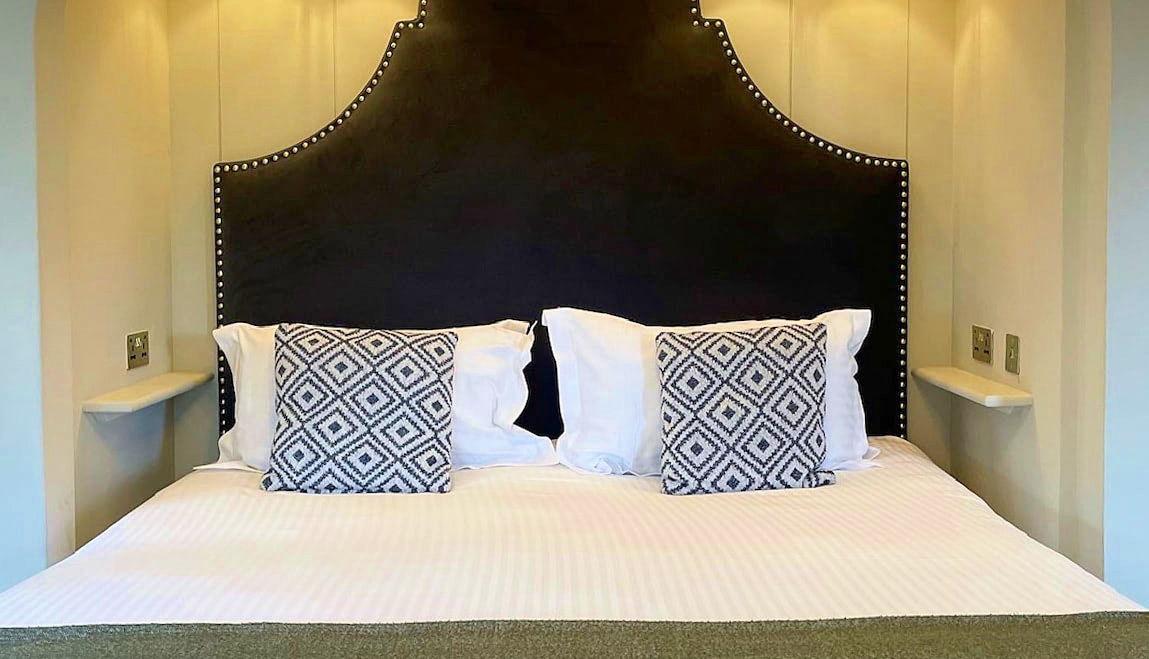 The Wedding Website of Sarah Louise Everns and Thomas James Parker