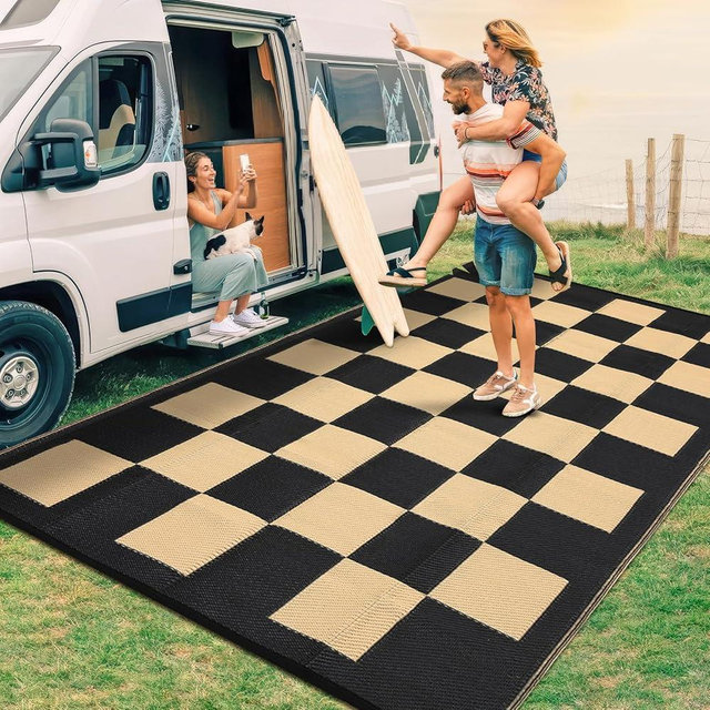 GarveeHome Waterproof Outdoor Rug 9 x 12 Large Modern Checkboard Plastic Straw Rug, Foldable Reversible Camping Mat, UV-Resistant Geometric Plaid Woven Carpet for Picnic, Deck, Black Brown