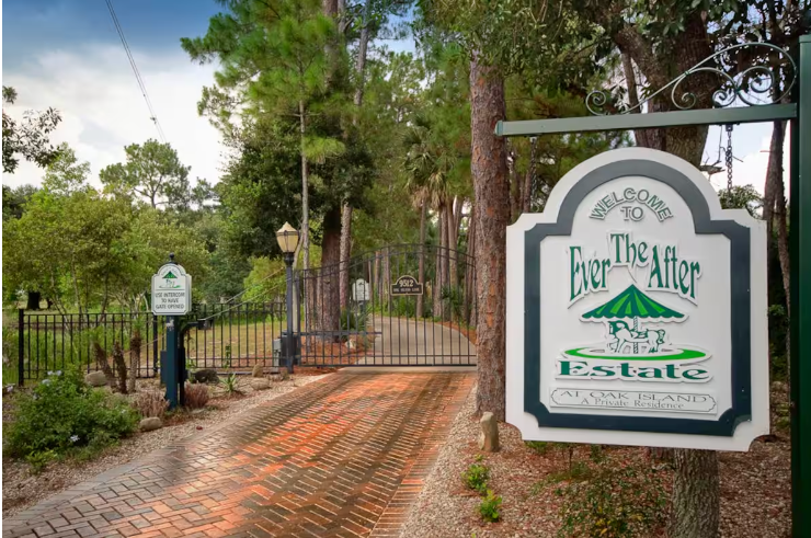 The Wedding Website of Simone Ritthisorn and Jake Knudson