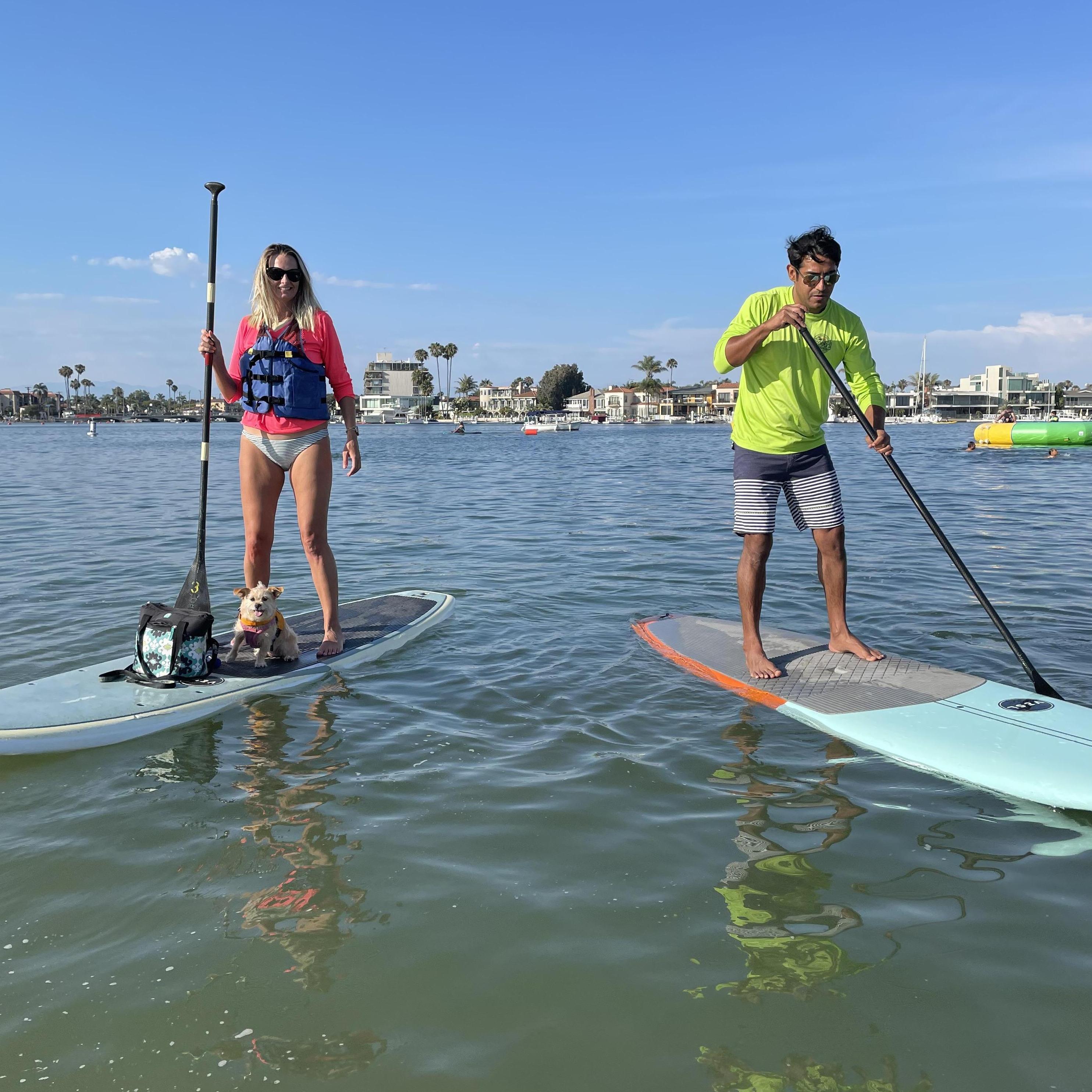 Lindsey and Fiji showed Gustavo their favorite sport, stand up paddle boarding! Gustavo is hooked!