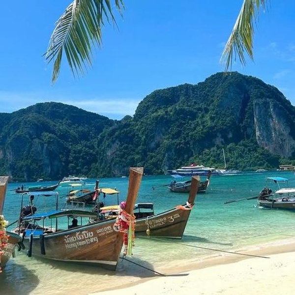 Chris & Yendi’s honeymoon ✈️