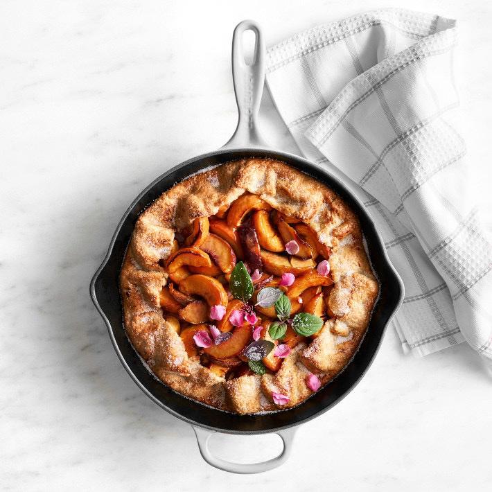Le Creuset ® Signature 9” White Enameled Cast Iron Skillet Fry Pan