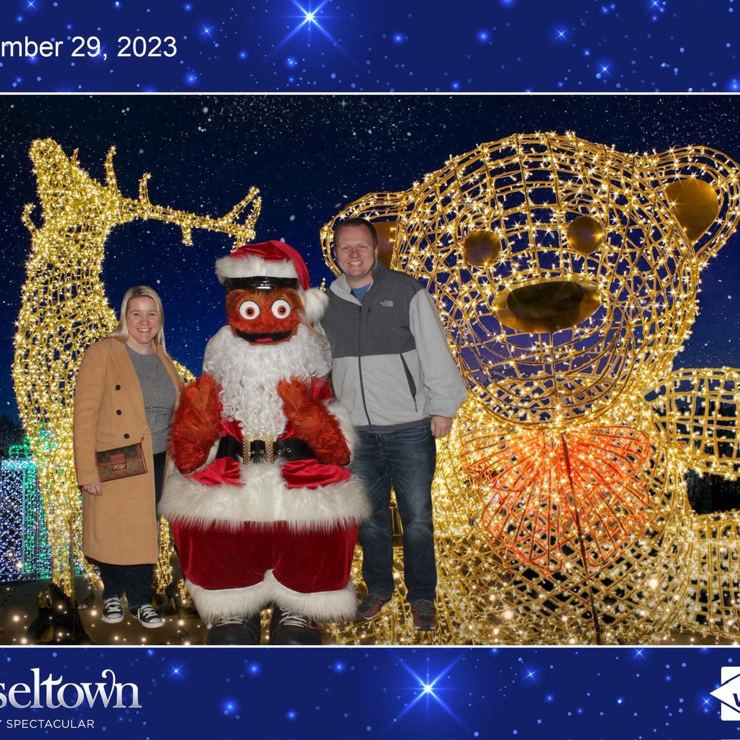 Tinseltown with Gritty!!