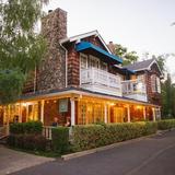 V Restaurant, Bistro & Bar