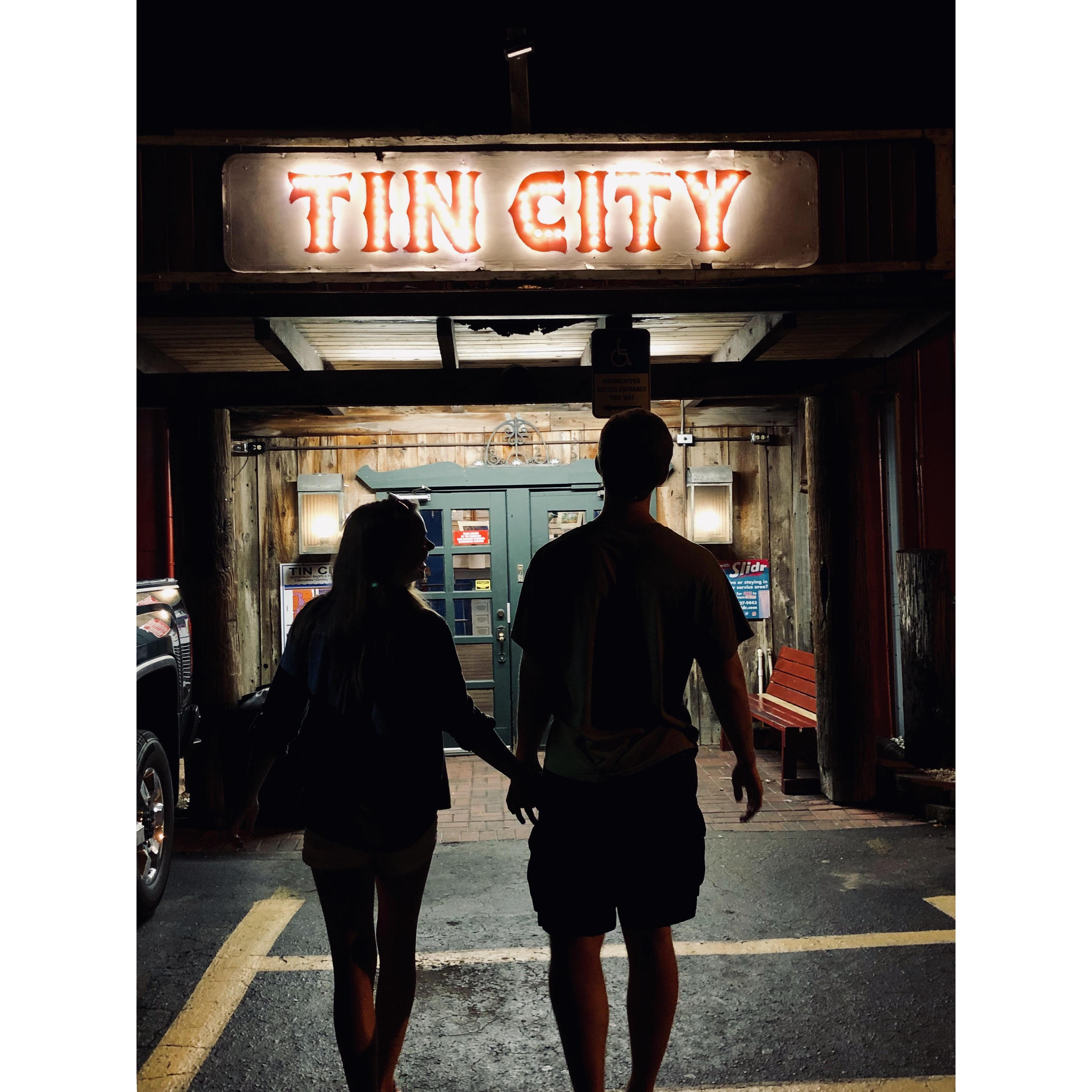 03 . 16 . 19
Taking Zach to a classic downtown Naples location: Tin City