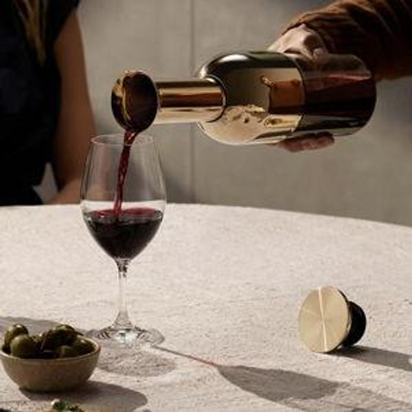 Eto Wine Decanter in Gold