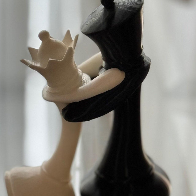 3D Printed Chess King and Queen in Love | Wedding Prop | Cake Topper, romantic wedding prop, Husband & Wife | Wedding Decoration