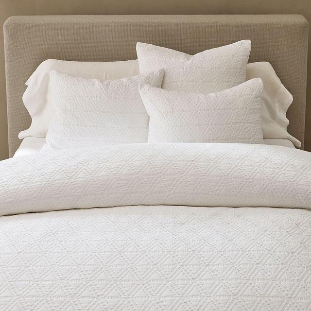 Diamond Matelasse Duvet Cover and 2 Shams (White)