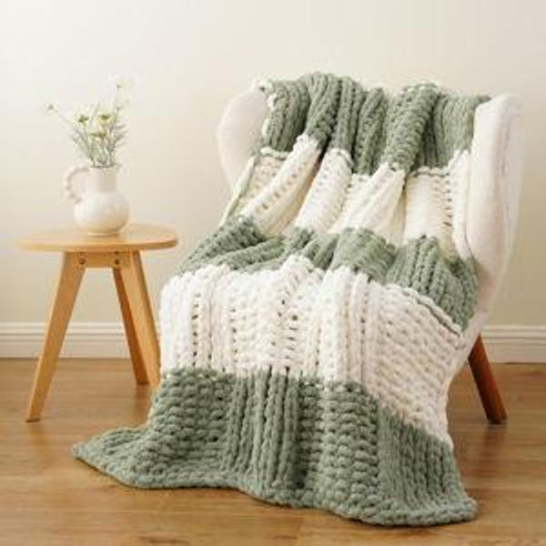 GREEN Chunky Knit Throw Blanket, Soft and Thick Chenille Throw Blanket, 50"x60"