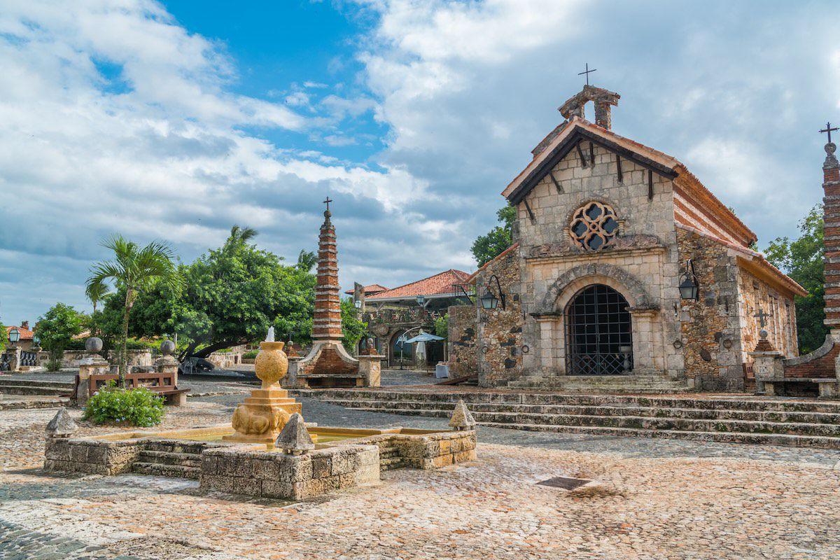 The Wedding Website of Pachi Machado and Marc Tiernay